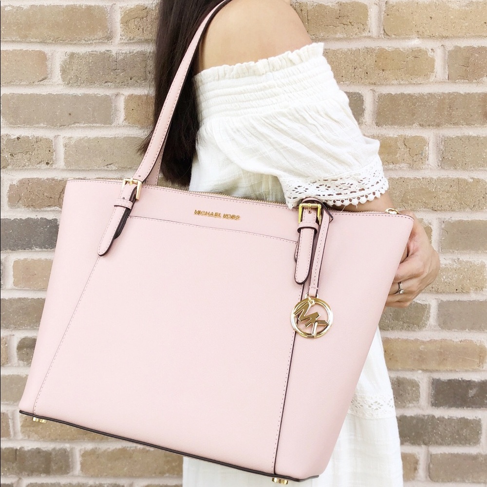 SALE⬇️⬇️⬇️👜💕- Michael Kors Tote - Picture 2 of 4